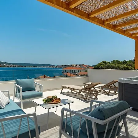 Beachfront Larisa With Whirlpool, Media * Rogoznica (Sibenik-Knin)