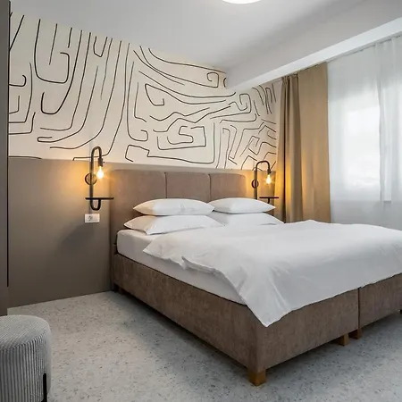 Beachfront Larisa With Whirlpool, Media روغوزنيكا