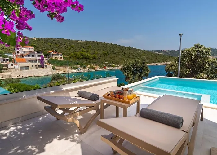 Beachfront Larisa With Whirlpool, Media