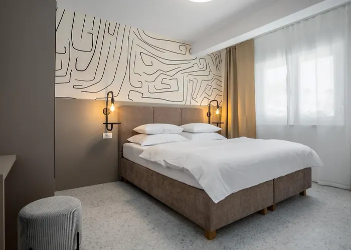 Beachfront Larisa With Whirlpool, Media 로고즈니차