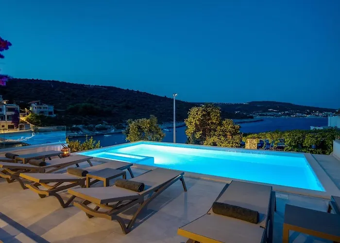 Beachfront Larisa With Whirlpool, Media