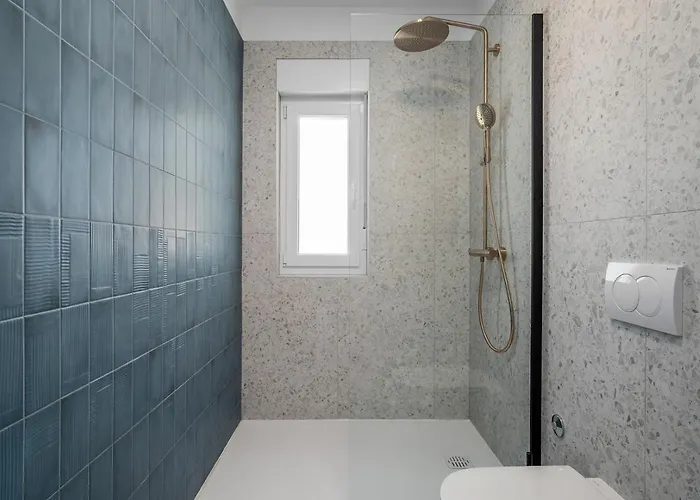 Beachfront Larisa With Whirlpool, Media 빌라